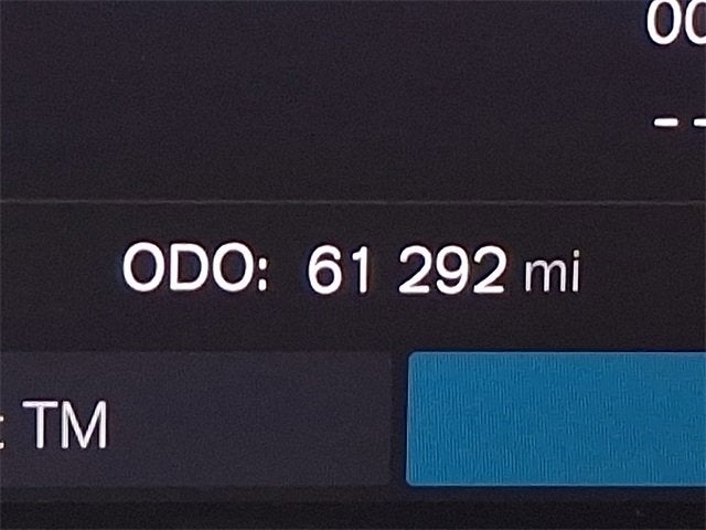 2023 Volvo XC60 Plus Dark Theme