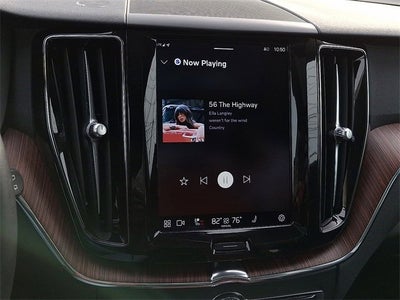 2023 Volvo XC60 Plus Dark Theme