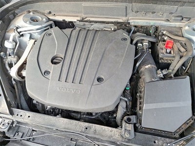 2023 Volvo XC60 Plus Dark Theme