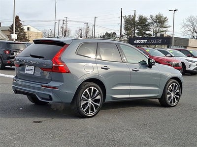2023 Volvo XC60 Plus Dark Theme
