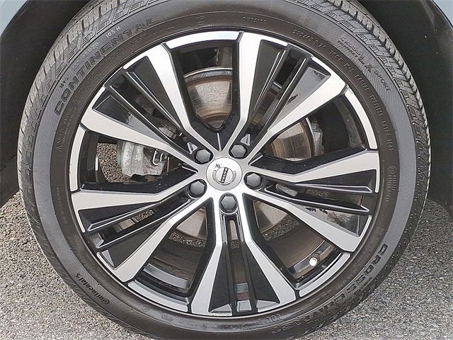 2023 Volvo XC60 Plus Dark Theme