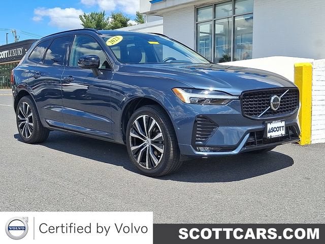 2023 Volvo XC60 Plus Dark Theme