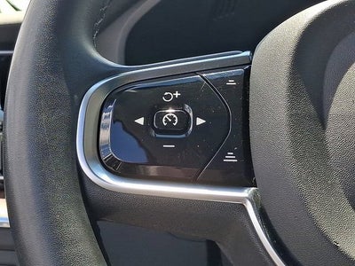 2023 Volvo XC60 Plus Dark Theme