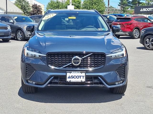 2023 Volvo XC60 Plus Dark Theme