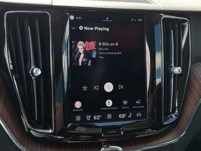 2023 Volvo XC60 Plus Dark Theme