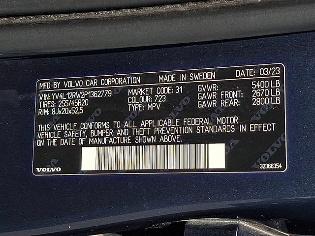 2023 Volvo XC60 Plus Dark Theme