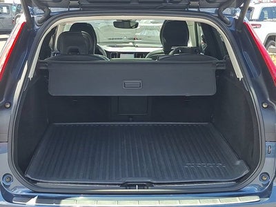 2023 Volvo XC60 Plus Dark Theme
