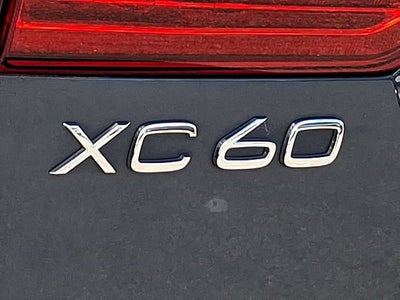 2023 Volvo XC60 Plus Dark Theme