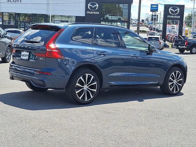 2023 Volvo XC60 Plus Dark Theme