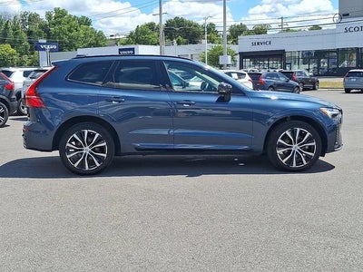 2023 Volvo XC60 Plus Dark Theme