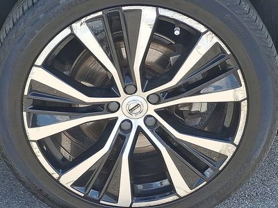 2023 Volvo XC60 Plus Dark Theme