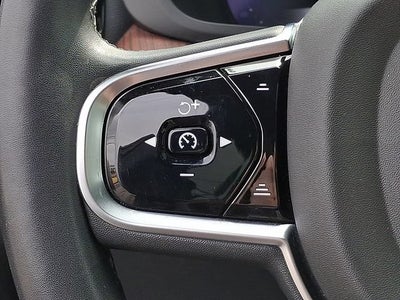 2023 Volvo XC60 Plus Dark Theme