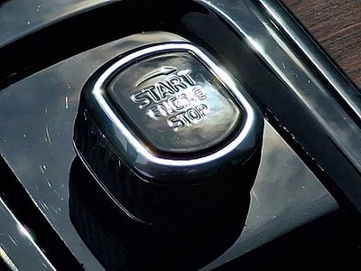 2023 Volvo XC60 Plus Dark Theme