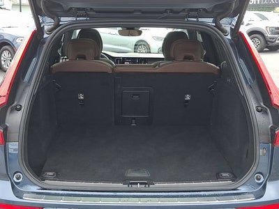 2023 Volvo XC60 Plus Dark Theme