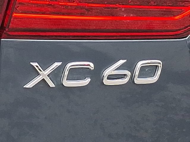 2023 Volvo XC60 Plus Dark Theme