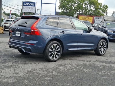 2023 Volvo XC60 Plus Dark Theme