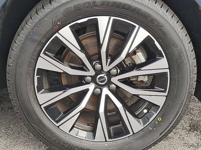 2023 Volvo XC60 Plus Dark Theme