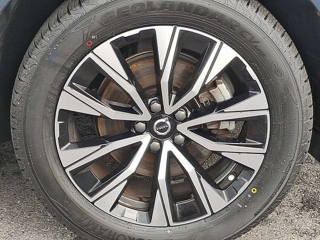 2023 Volvo XC60 Plus Dark Theme
