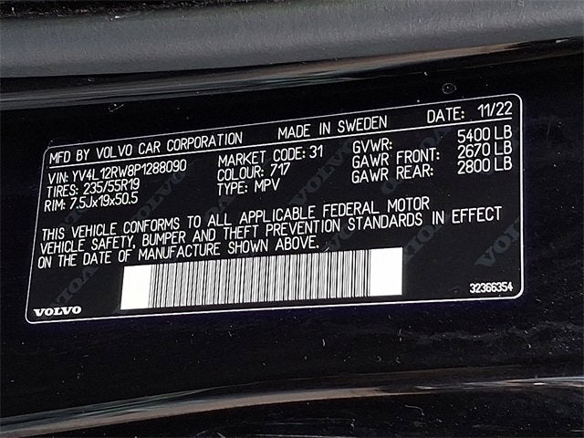 2023 Volvo XC60 Plus Dark Theme