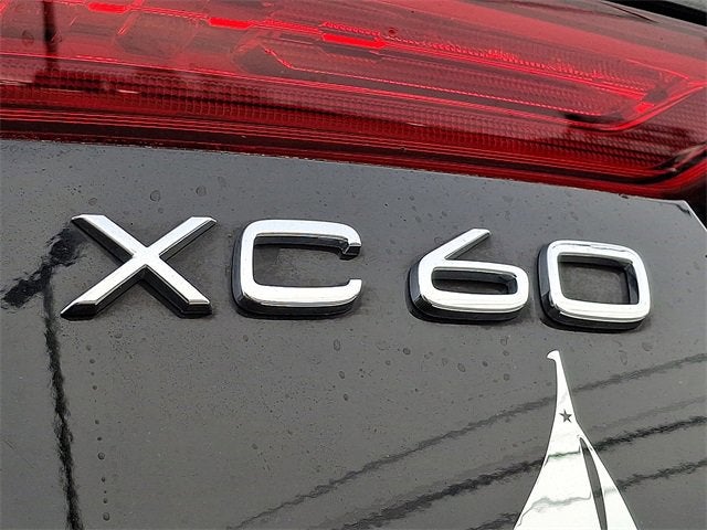 2023 Volvo XC60 Plus Dark Theme