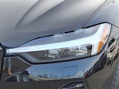 2023 Volvo XC60 Plus Dark Theme