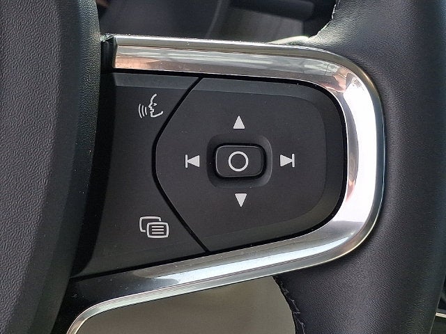 2026 Volvo XC40 Plus