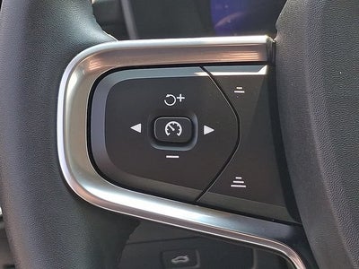 2024 Volvo XC40 Plus Bright Theme