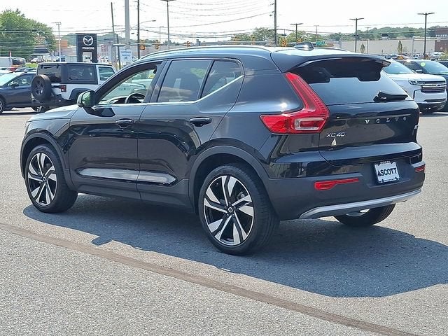 2024 Volvo XC40 Plus Bright Theme
