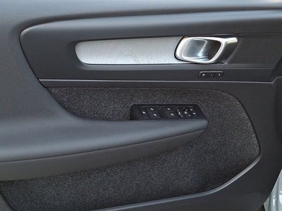 2026 Volvo XC40 Core