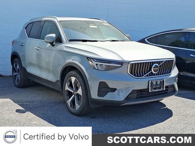 2024 Volvo XC40 Core Bright Theme