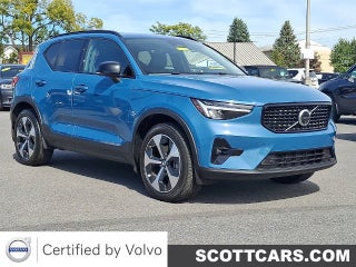 2024 Volvo XC40 Plus Dark Theme
