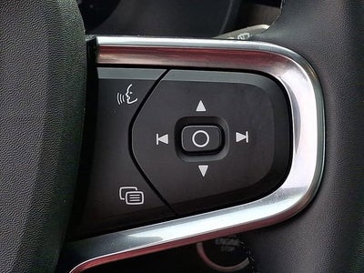 2025 Volvo XC40 Ultra Dark Theme