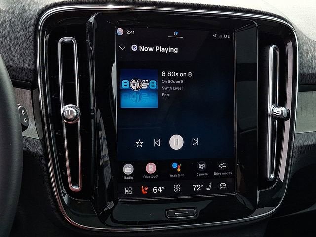 2025 Volvo XC40 Ultra Dark Theme