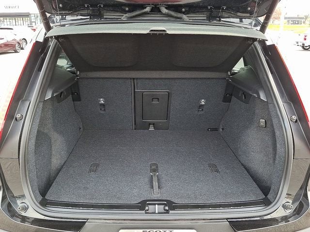 2025 Volvo XC40 Ultra Dark Theme