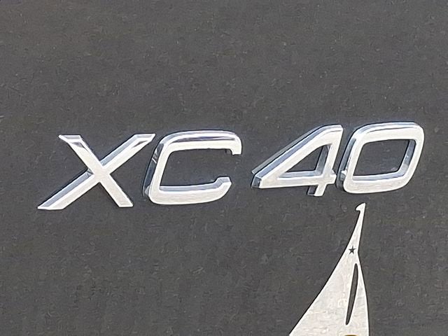 2025 Volvo XC40 Ultra Dark Theme