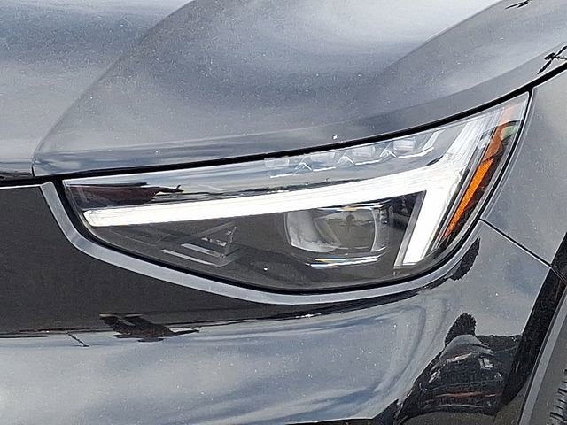 2025 Volvo XC40 Ultra Dark Theme