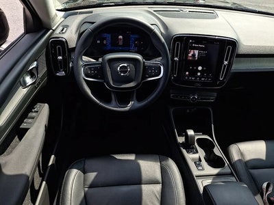 2023 Volvo XC40 Core