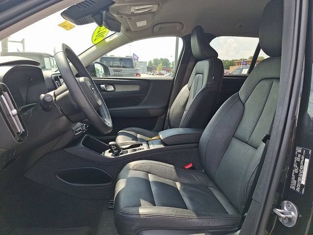 2023 Volvo XC40 Core