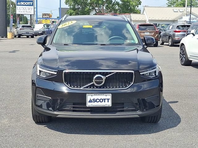 2023 Volvo XC40 Core