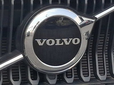 2023 Volvo XC40 Core