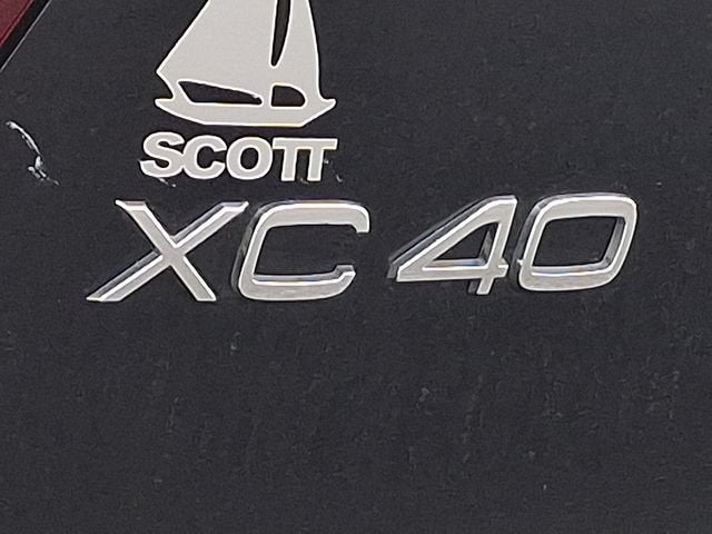 2023 Volvo XC40 Core