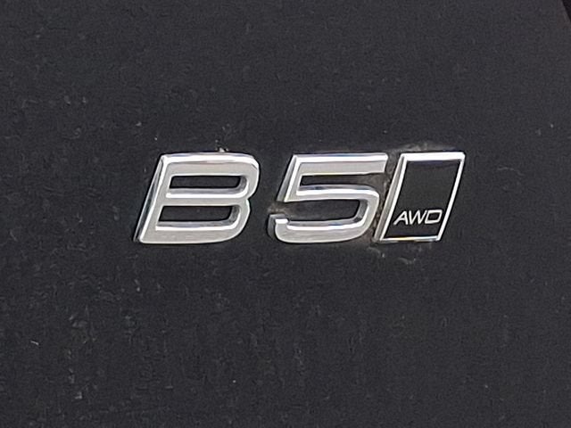 2023 Volvo XC40 Core