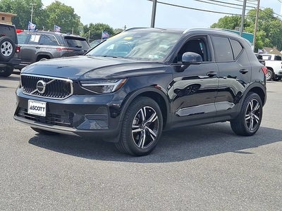 2023 Volvo XC40 Core