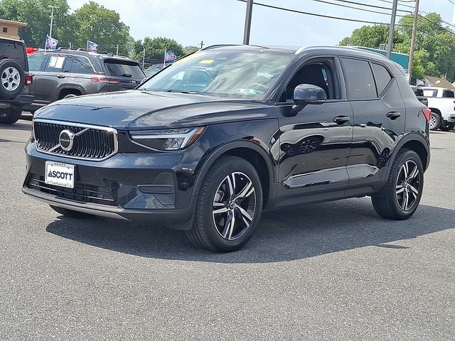 2023 Volvo XC40 Core