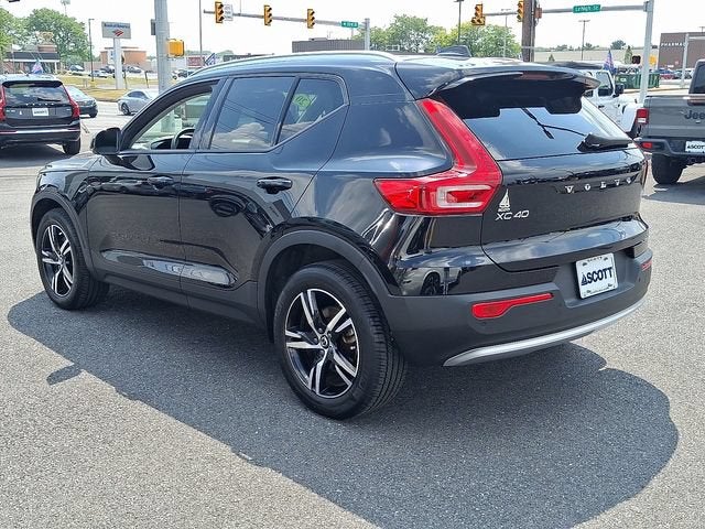 2023 Volvo XC40 Core
