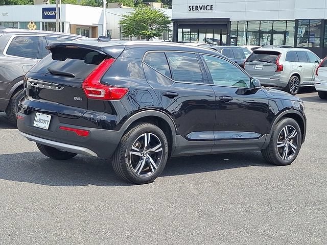 2023 Volvo XC40 Core
