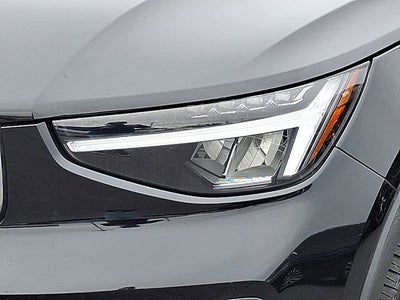 2023 Volvo XC40 Core