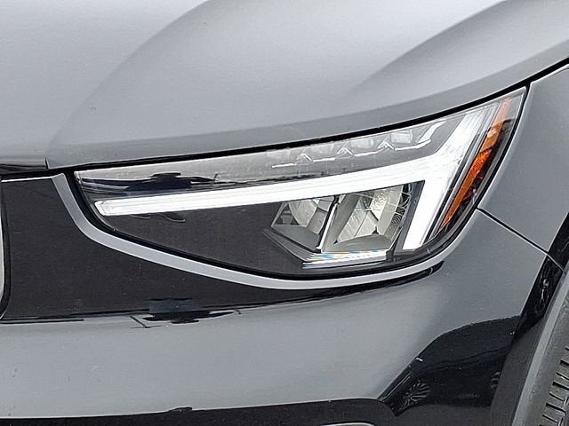 2023 Volvo XC40 Core