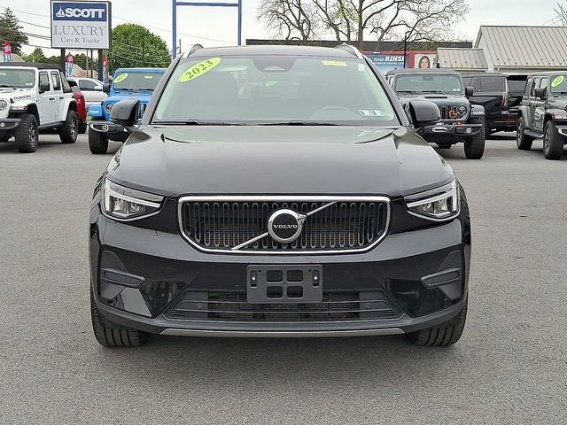 2023 Volvo XC40 Core