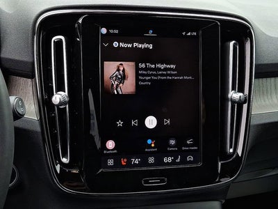 2023 Volvo XC40 Core